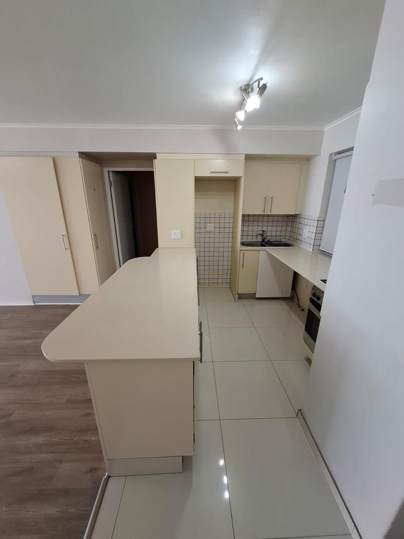 To Let 2 Bedroom Property for Rent in Sea Point Western Cape